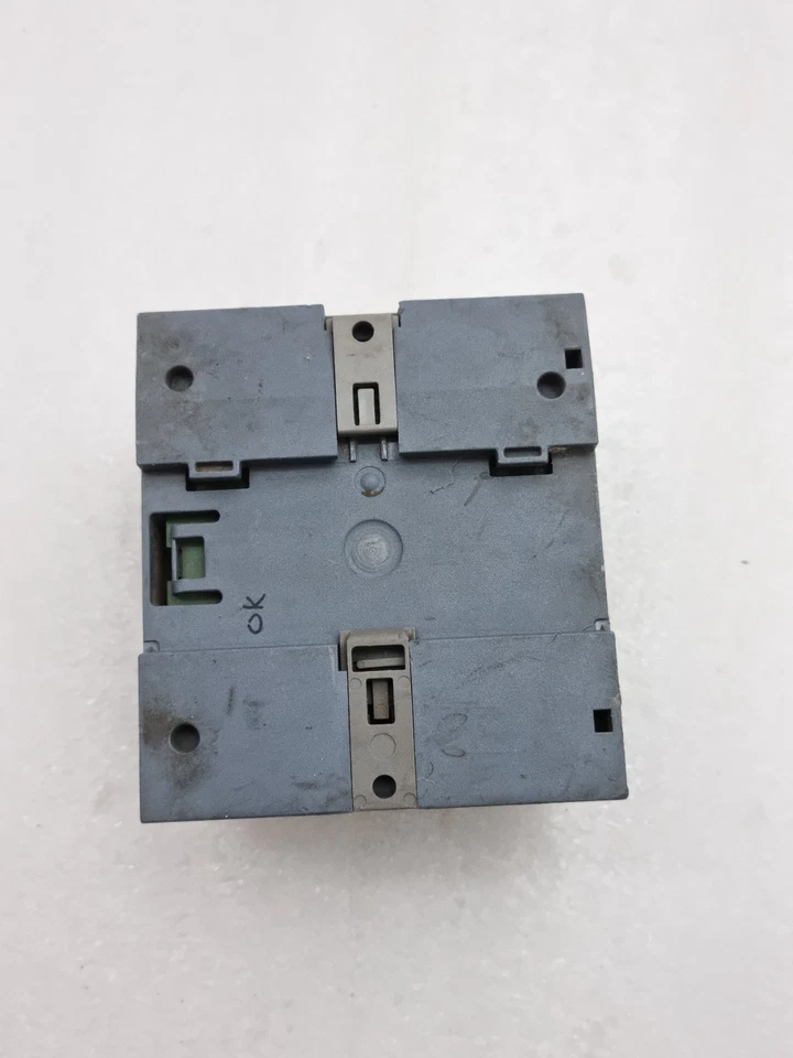 Siemens CPU 1212C DC/DC/RLY 6ES7 213-1HD30-0XB0 S7-1200 24Vdc (Cosmetic Damaged)